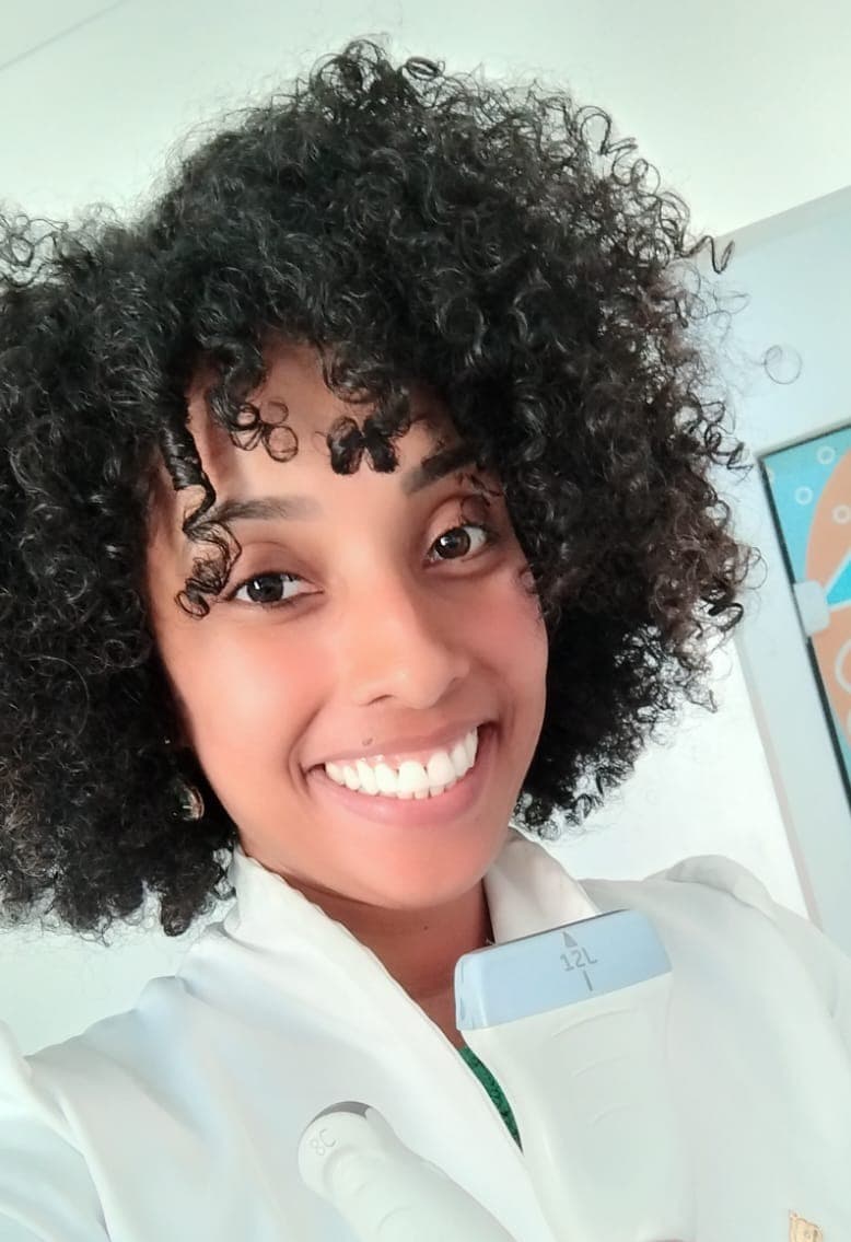 Dra. Ana Carol-Ultrassonografista
